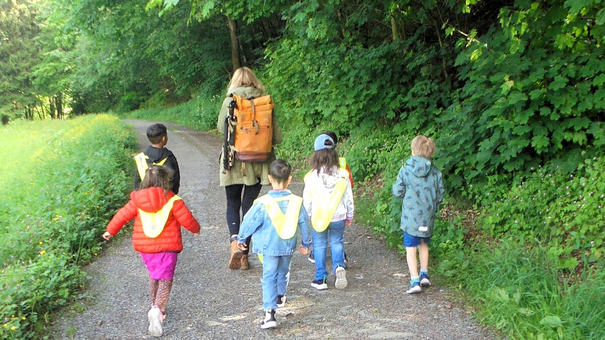 Frühlingsvormittag im Wald mit Nicole Herr